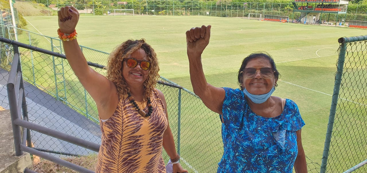 Registro do futebol feminino com participação da Enfermeira Rejane